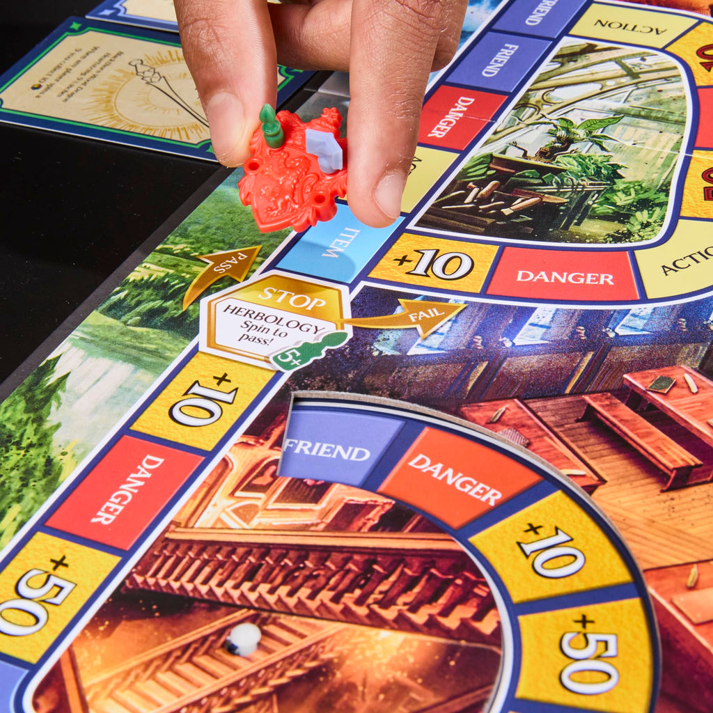 Board Game 2 to 4 Players Ages 8+ P78388